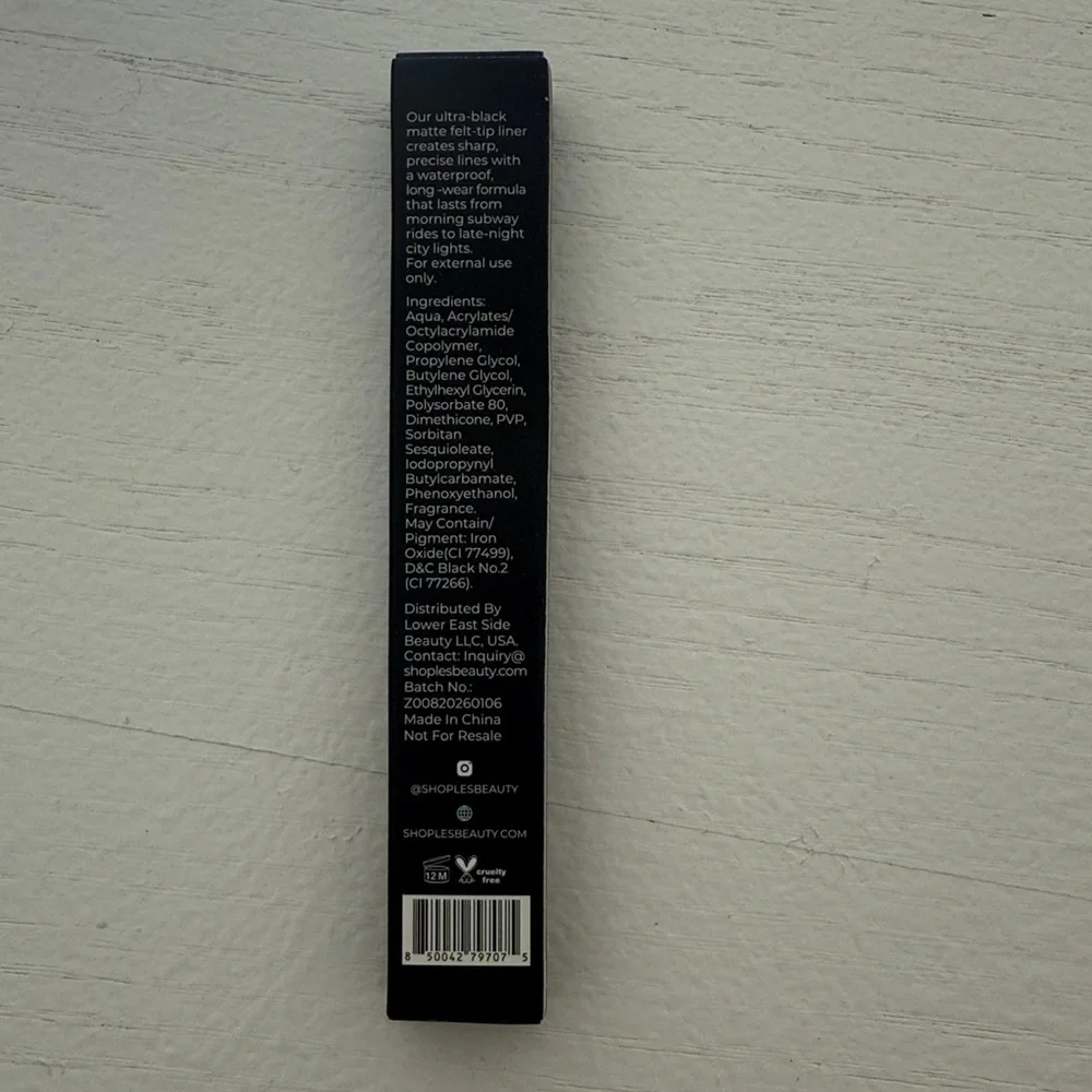 NWT LES BEAUTY Felt Tip Eyeliner in Black